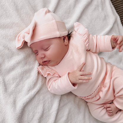 May Mays | Beau Neugeborenenmütze | Schleife Rosa | 0-4 Wochen