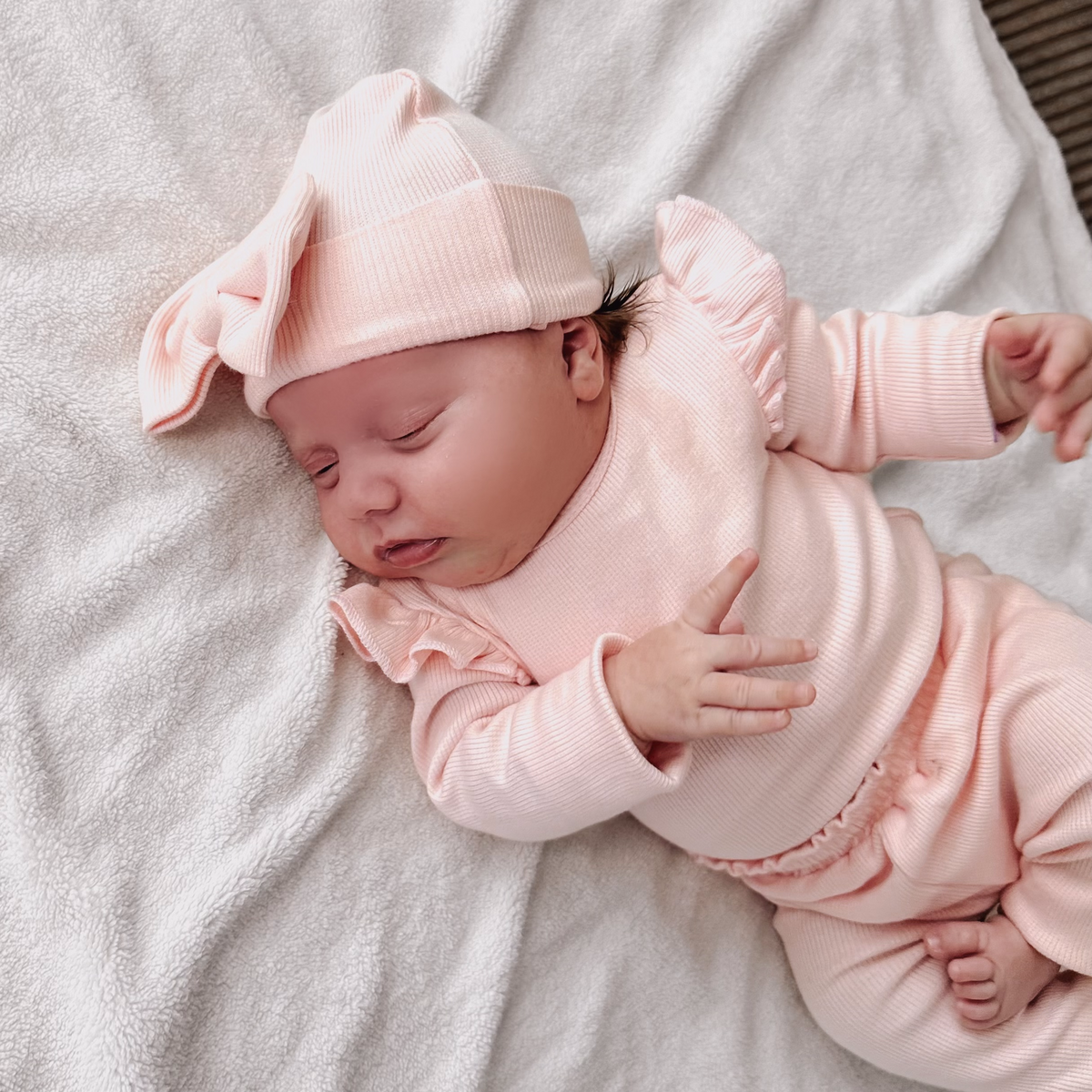 Beau Neugeborenenmütze Schleife Rosa | 0-4 Wochen | Mai Mays